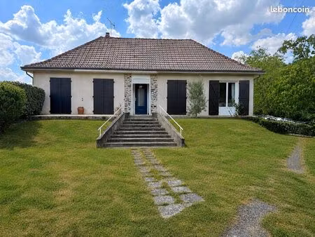 maison familiale 111 m² – 4 chambres – sous-sol complet – terrain 1 250 m²
