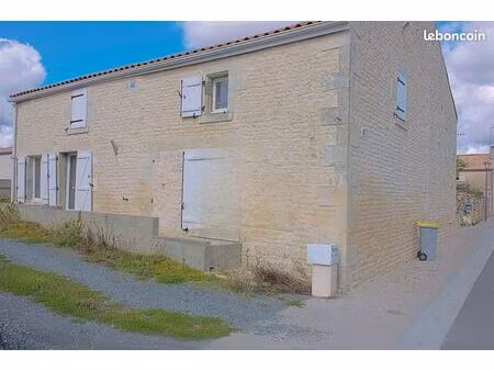 maison à louer 3 chambres - villeneuve benet