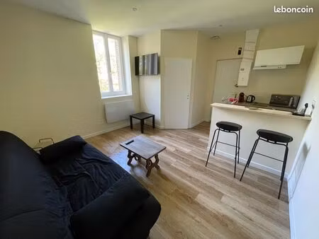 studio refait à neuf chatel-guyon