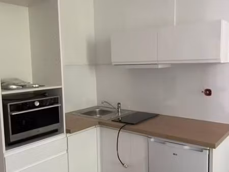 particulier loue rue de tivoli joli appartement t2 avec espace cuisine le tout refait à ne