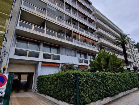 parking/box 11 m² nice