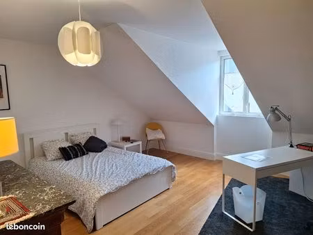 chambre etudiant avec sdb et cuisine
