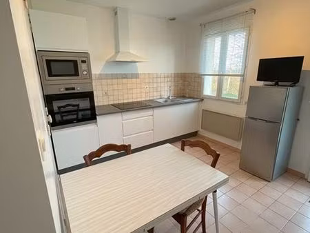 appartement meublé 30 m² – rez-de-jardin – vue dégagée – à 7 km du pal