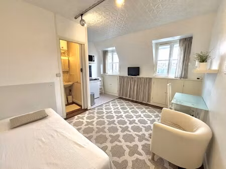paris 17eme pereire / place pereire studette au 6eme et dernier etage avec belle vue degag