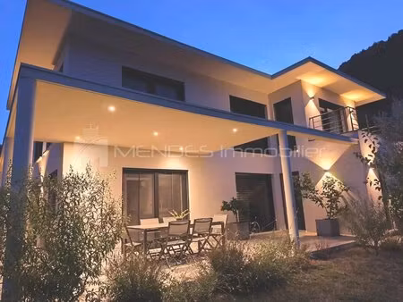 unique:suberbe villa contemporaine beaumes de venise