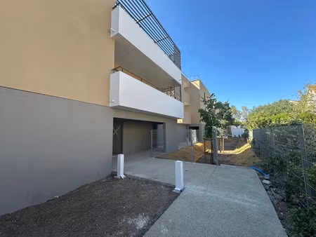 location appartement 3 pièces 65 m² à agde (34300)  812 €