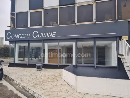 location commerce 3 pièces 197 m² à orgeval (78630)