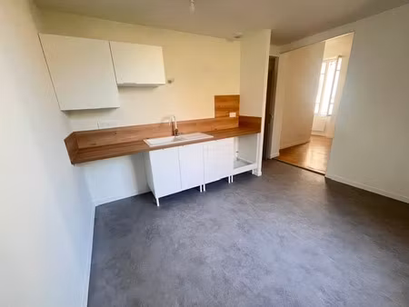location appartement 2 pièces 37 m² à valence (26000)  630 €