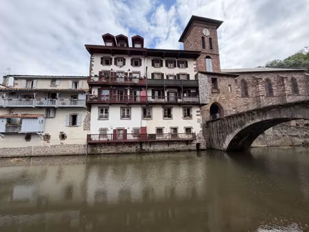 au coeur de la vieille ville  ensemble de 4 logements dans u