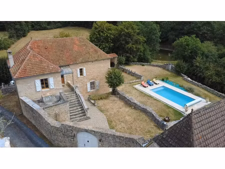 magnifique maison en pierre restaurée avec piscine