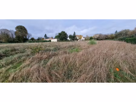 terrain à bâtir de 2284 m² à saint-leon-sur-l'isle (24)