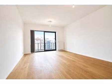 appartement 1ch dans un immeuble unique
