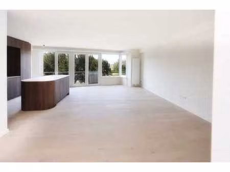 appartement rénové de 2 chambres avec vue mer et terrasse...
