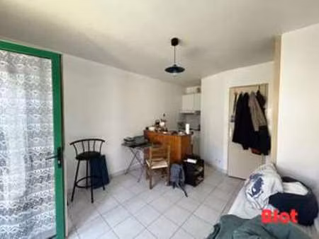 location appartement t1 à rennes rue de nantes (35000) : à louer t1 / 17m² rennes rue de n