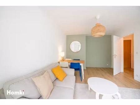 nantes octroi schuman – t2 entièrement rénové avec parking sous-sol – emplacement premium