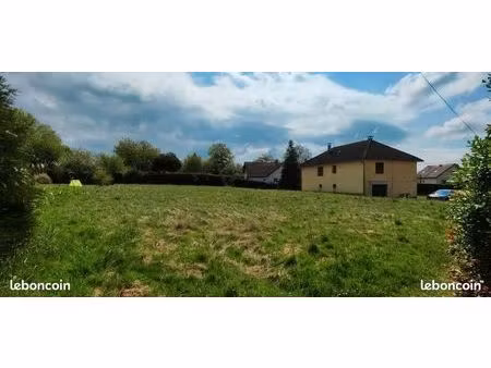 vends terrain à bâtir
