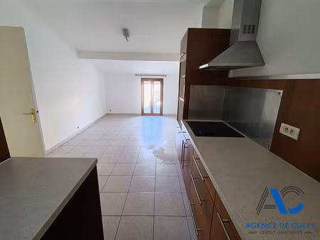 cuers - appartement 2 pièces 34 m²