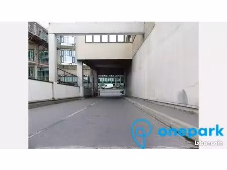 parking/box 12 m² arcueil