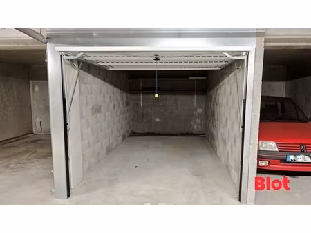 garage fermé à rocabey
