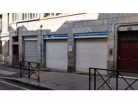 local commercial besancon 63.5 m2