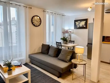 particulier loue superbe t2 neuf et meublé de 49 m2 avec balcon et grand box