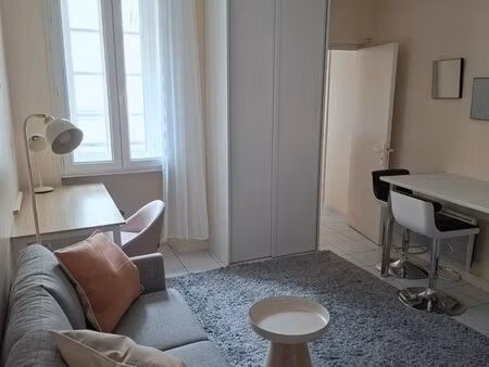 a louer t1 étudiant vieux port la rochelle