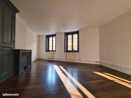 très joli t2 appartement de 46m2  entièrement refait à neuf en 2021