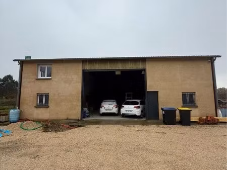 dépôt à louer