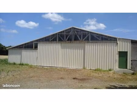 box  hangar