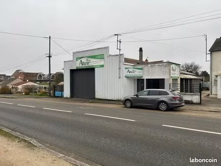 local commercial / garage / entrepôt – 236 m²