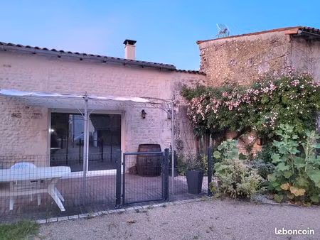 a 5 min de saintes. jolie maison