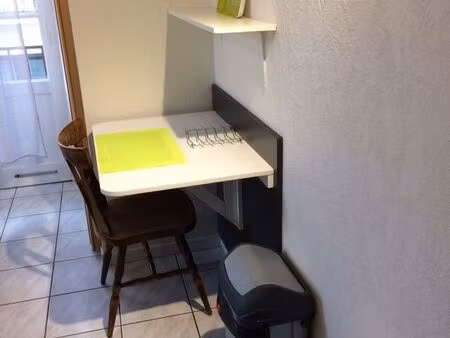 studio meublé avec balcon