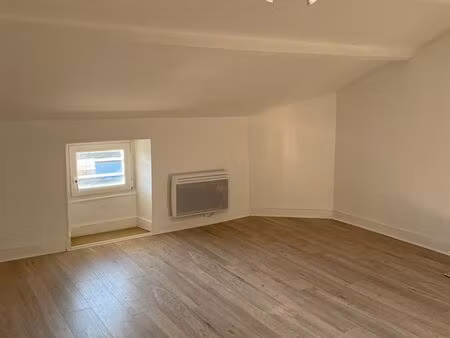 t2 de 28m2 rue saint roch centre ville