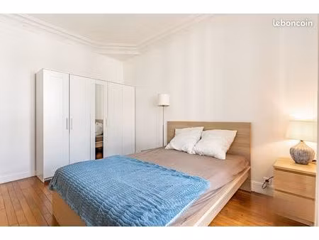joli t2 meublé de 32 m²  situé à puteaux