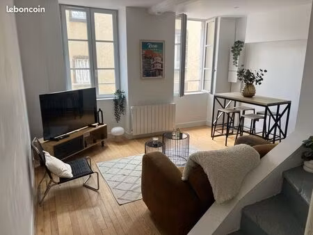 appartement t3 en triplex 65m2