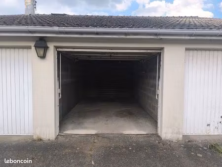 garage / box de 15 m² à louer sur saint-germain-lès-corbeil