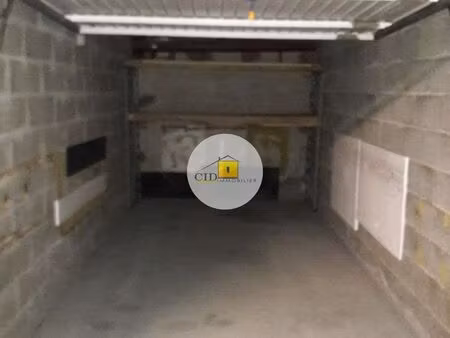 parking/box saint-priest