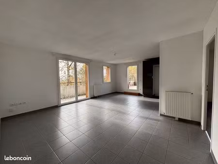 location t4 - le haillan 82m2 tres grande terrasse