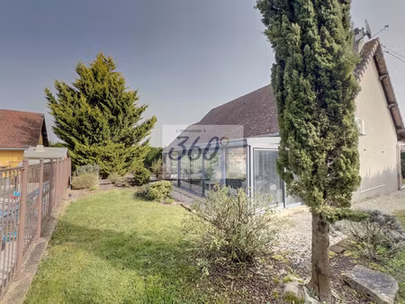 maison familiale 4 chambres avec piscine.