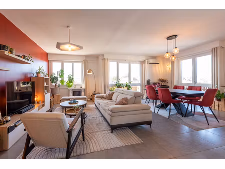 appartement 3 pièce(s) 85.34 m2 rénové et climatisé brive