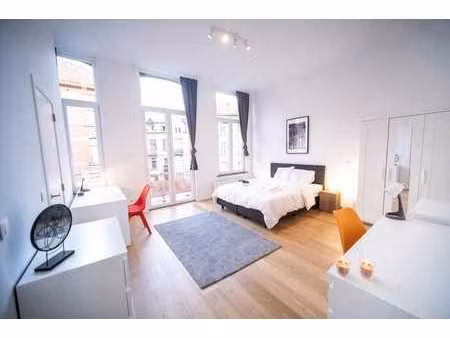 chambre en coliving avec salle de douche privative