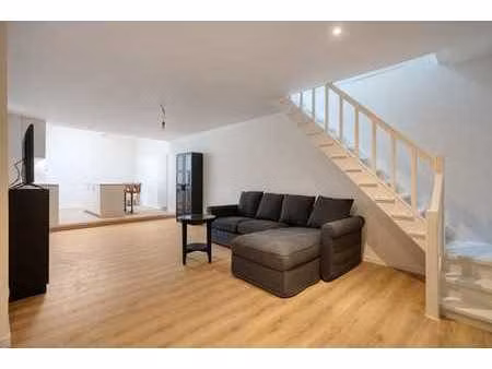 maison de 3 chambres  entièrement rénovée et prête à emménag