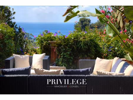 golfe-juan -- appartement de 120 m2 avec terrasse plein sud d