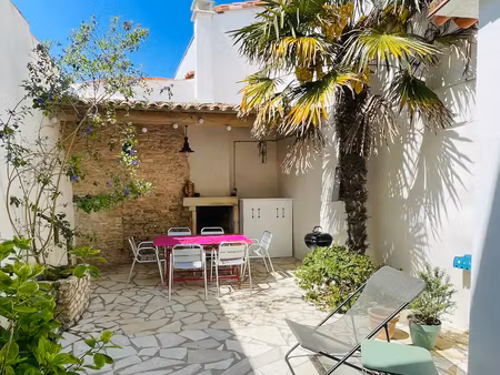 maison au coeur du village de la couarde