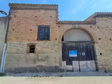 maison de village traversante  grand garage  grange et fort potentiel – pexiora