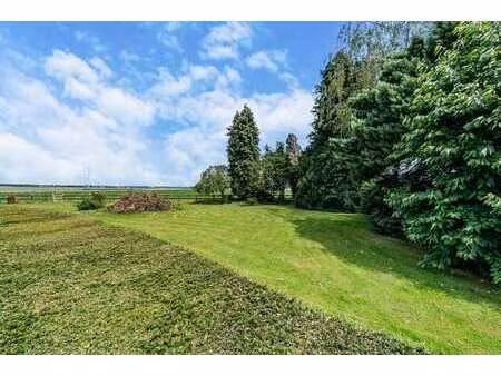 très beau terrain à bâtir avec vue arrière exceptionnelle