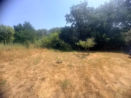 vente terrain 1330 m² à aubagne (13400)  365 000 €