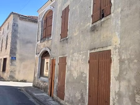 maison charentaise à vendre