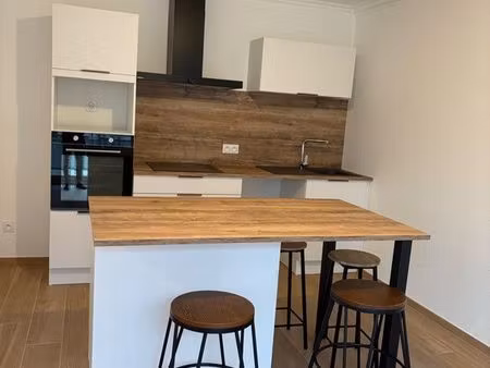 centre tarbes logement lumineux t3 + bureau 7m2 avec terrasse  place de parking et cave pr
