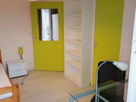 chambre meublée